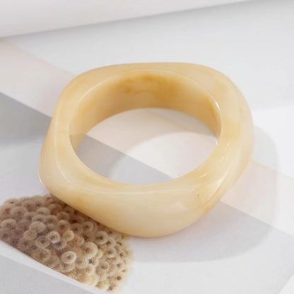 Bracelet femme tendance – Le style urbain aux lignes rebelles