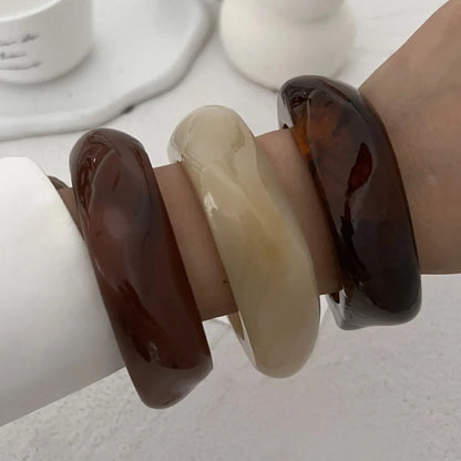 Bracelet femme tendance – Le style urbain aux lignes rebelles