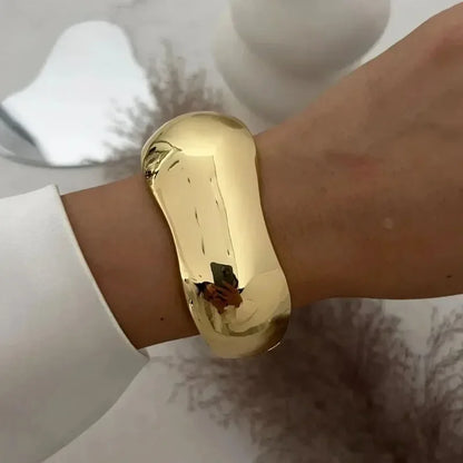 Bracelet femme tendance – L’élégance audacieuse en version XXL