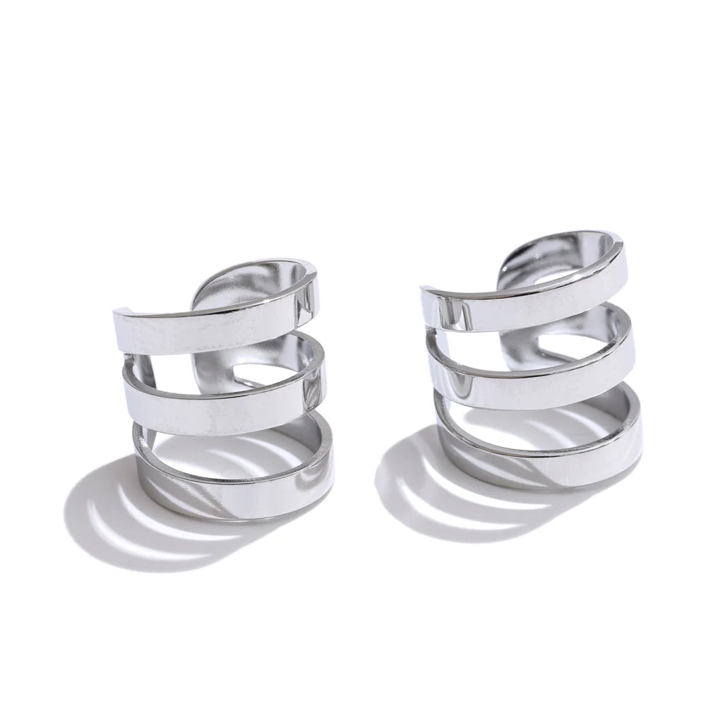 Accessoire original en acier : le ear cuff qui brille