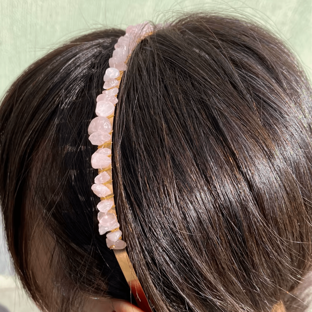 Bandeau-cheveux-femme-rosé-quartz-rose-tete