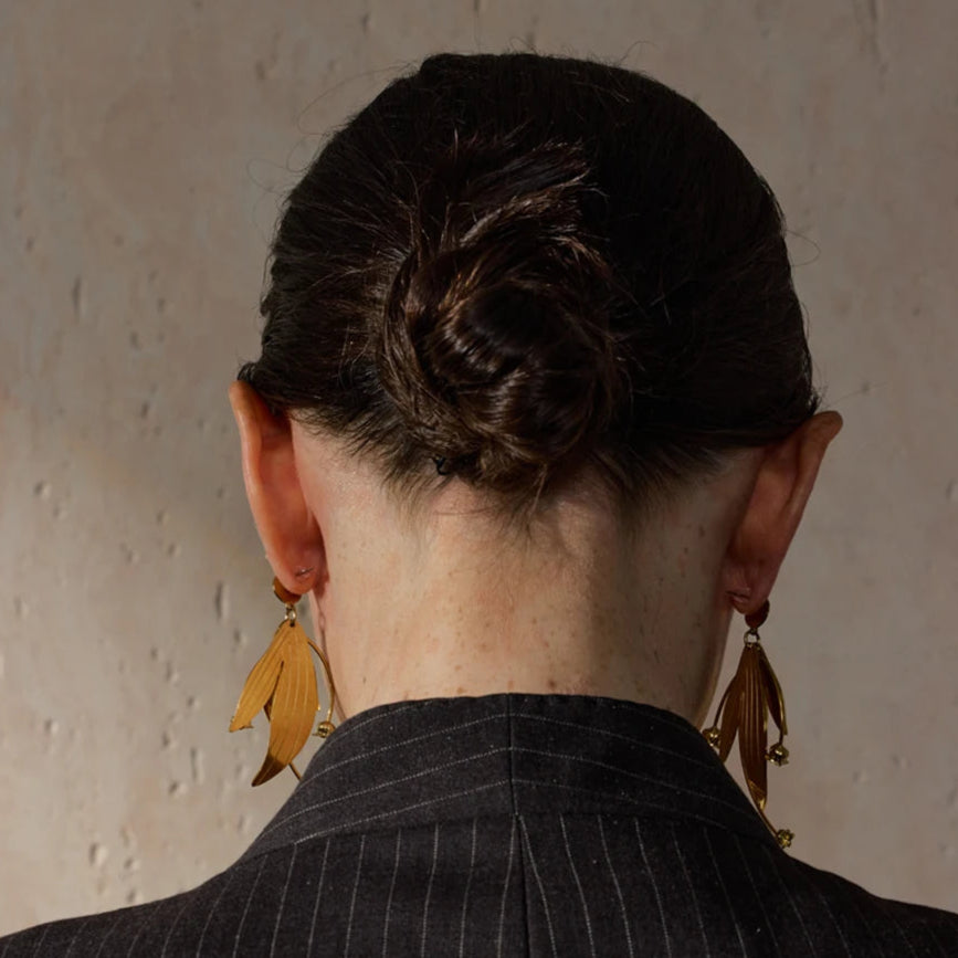 boucles d oreilles fleurs minimalistes pour briller discrètement