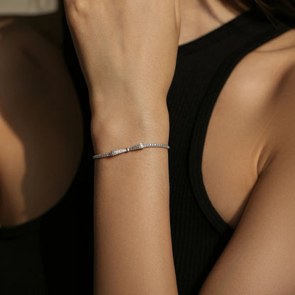 bracelet-en-argent-femme-elegance-du-papillon-et-zircone-scintillante