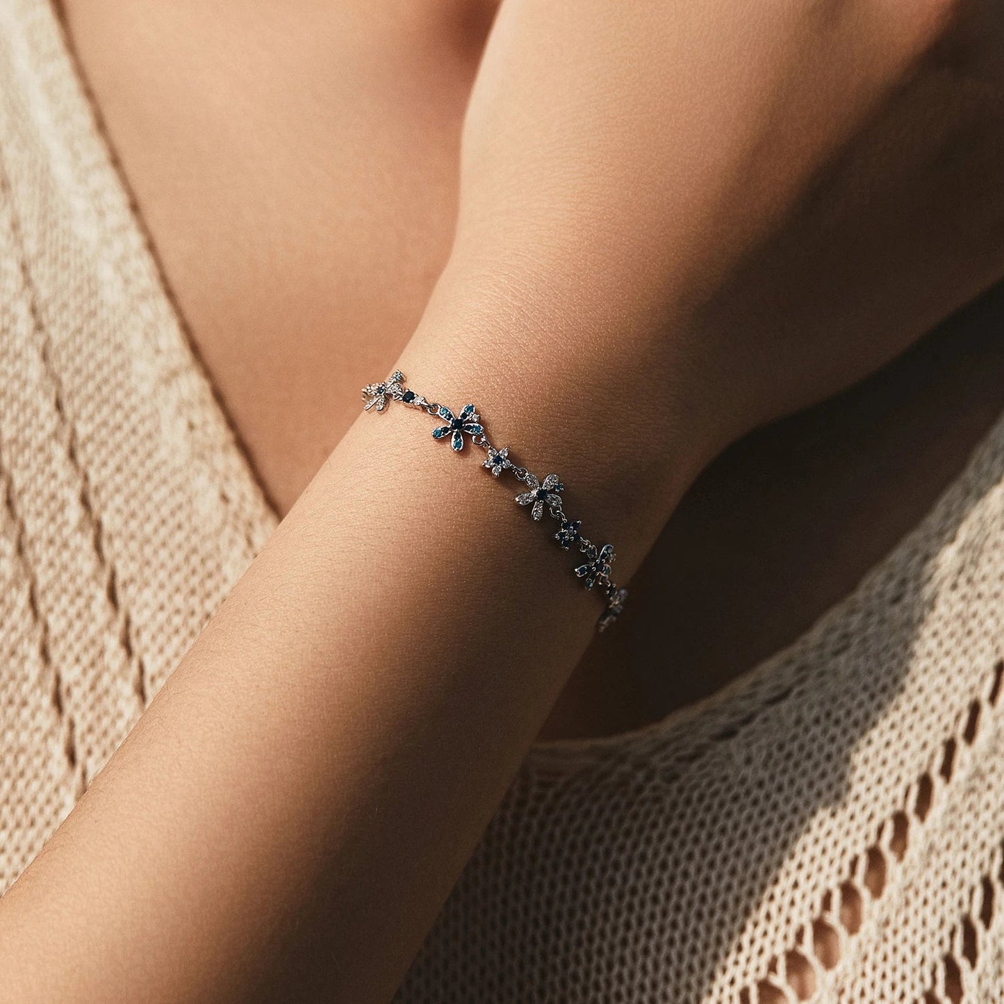 bracelet-femme-argent-charme-floral-eclat-etincelant
