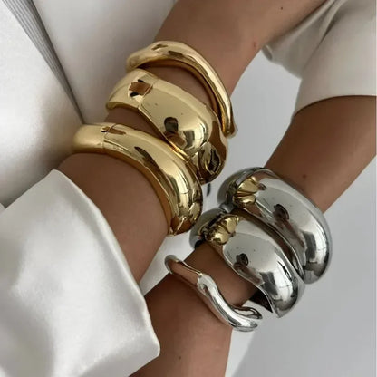 bracelet-femme-tendance-elegance-audacieuse-en-version-xxl
