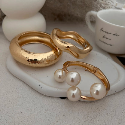 bracelet-femme-tendance-l-audace-perles-et-metal-version-2025