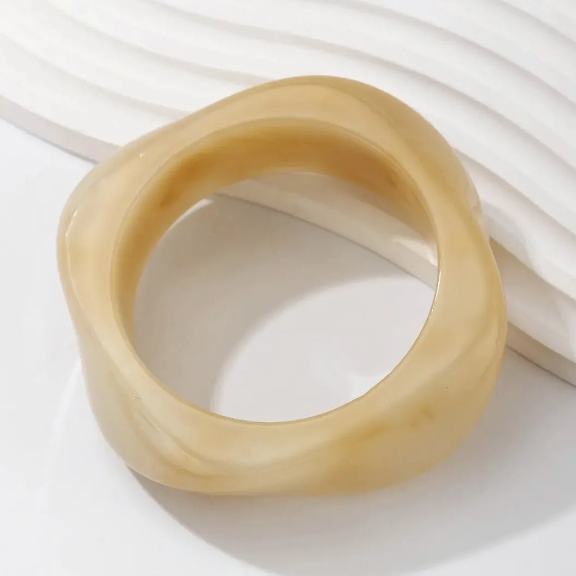 bracelet-femme-tendance-le-style-urbain-beige