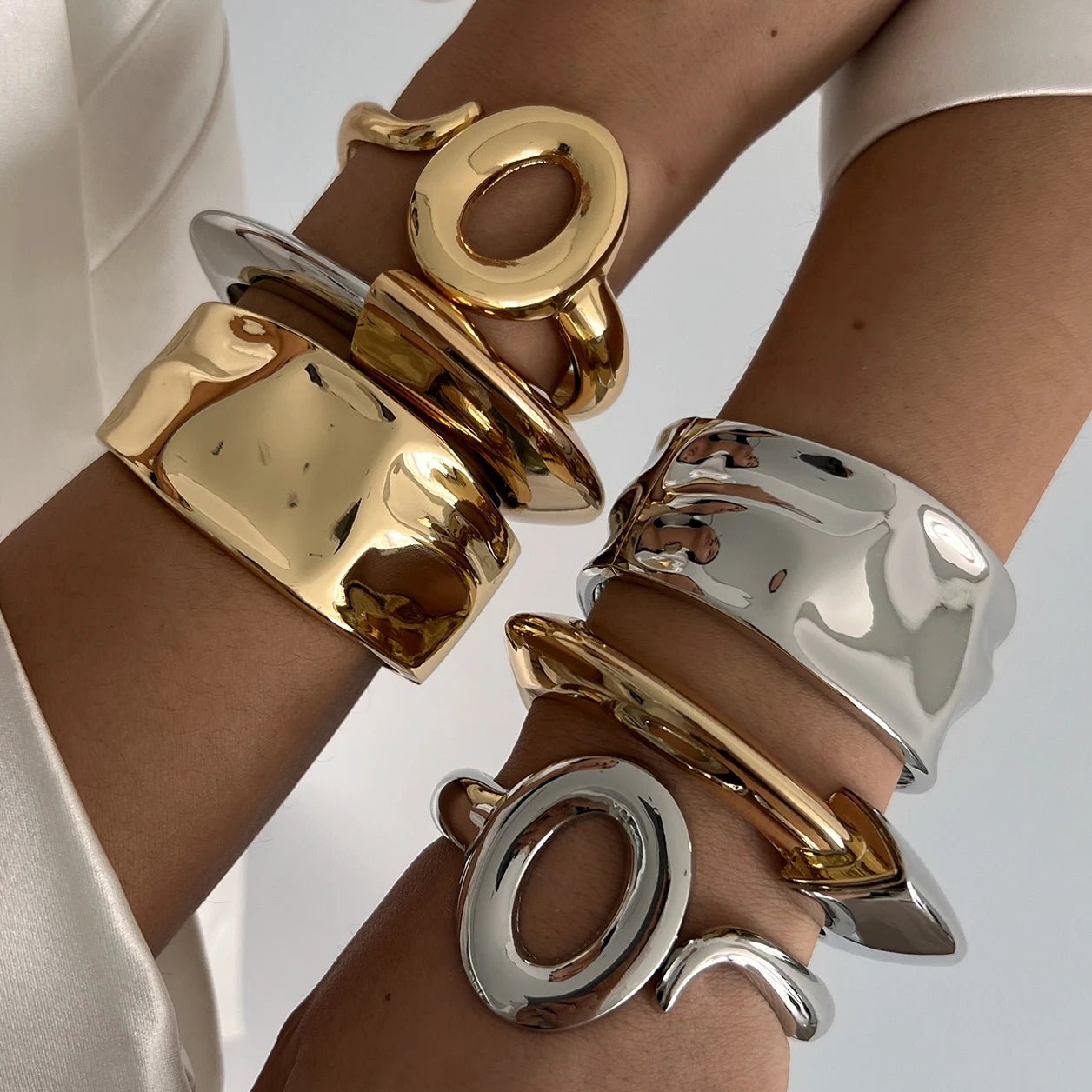 bracelet-femme-tendance-vibe-gold-allure-rebelle