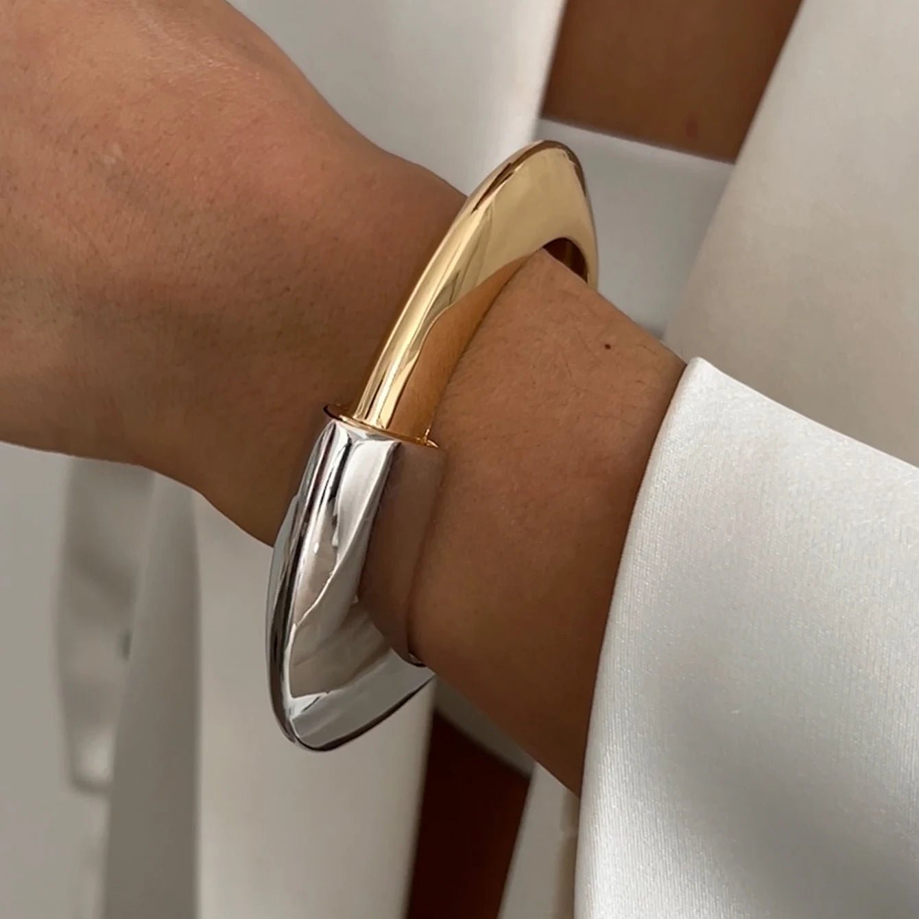 Bracelet femme tendance – Vibe gold, allure rebelle - Innocent - Seduction