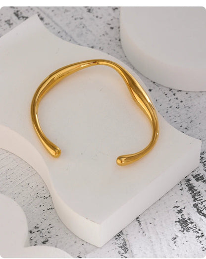 bracelet-jonc-minimalisme-dore-raffine