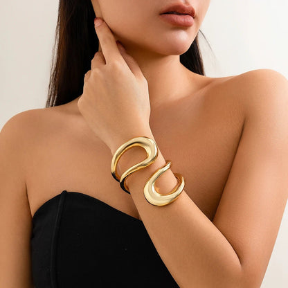bracelet-manchette-la-manchette-qui-capte-en-or