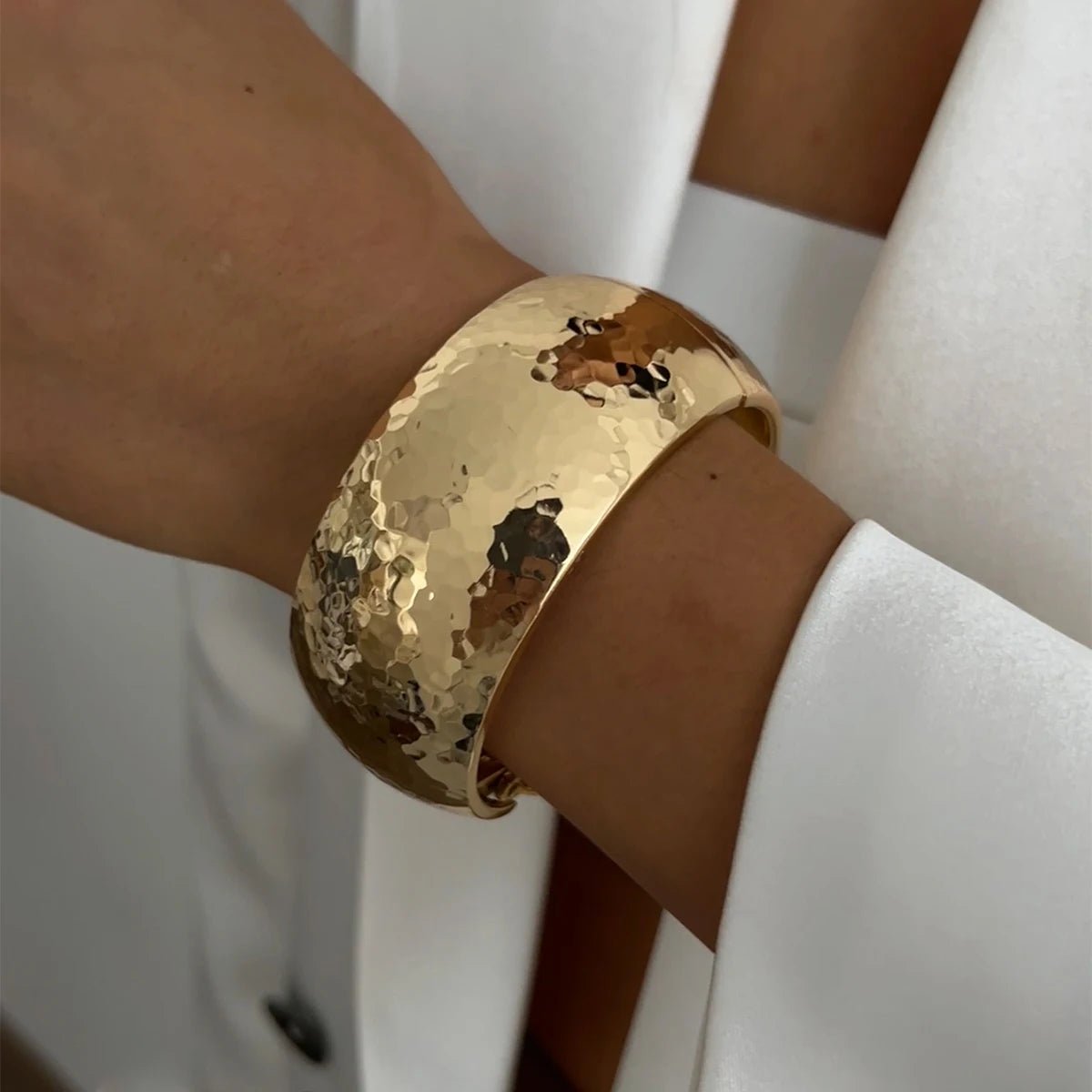 bracelet tendance 2025 couleur or forme rond