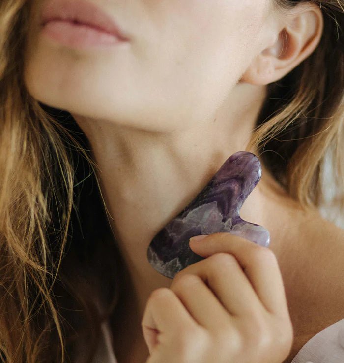 gua-sha-massage-cou-femme