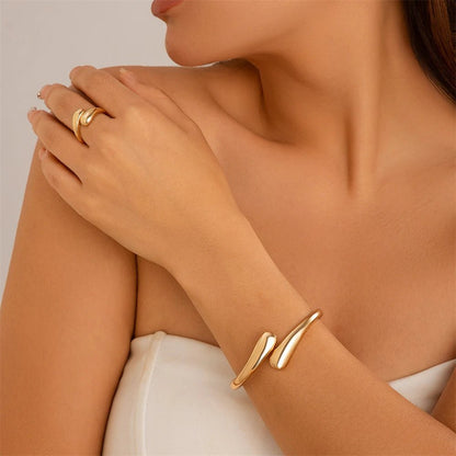 jonc-bracelet-manchette-torsadee-en-or-et-argent